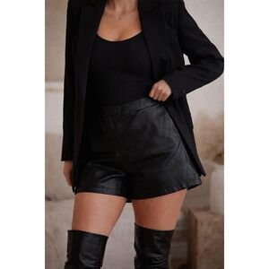 Everbellus Faux Leather Shorts Wm's XXL Black High Waist‎ Vegan Leather Clubwear